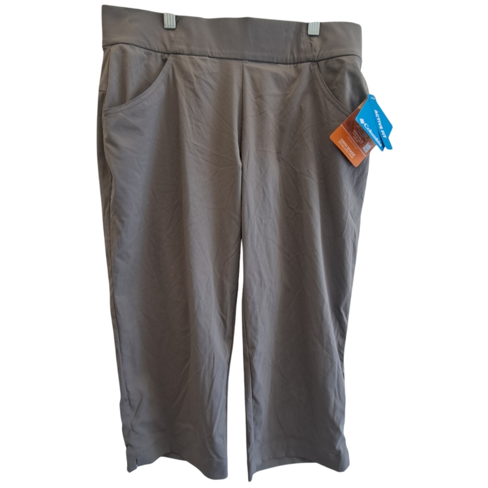 Columbia Women's Gray Capri Pants NEW Size Medium Active Fit